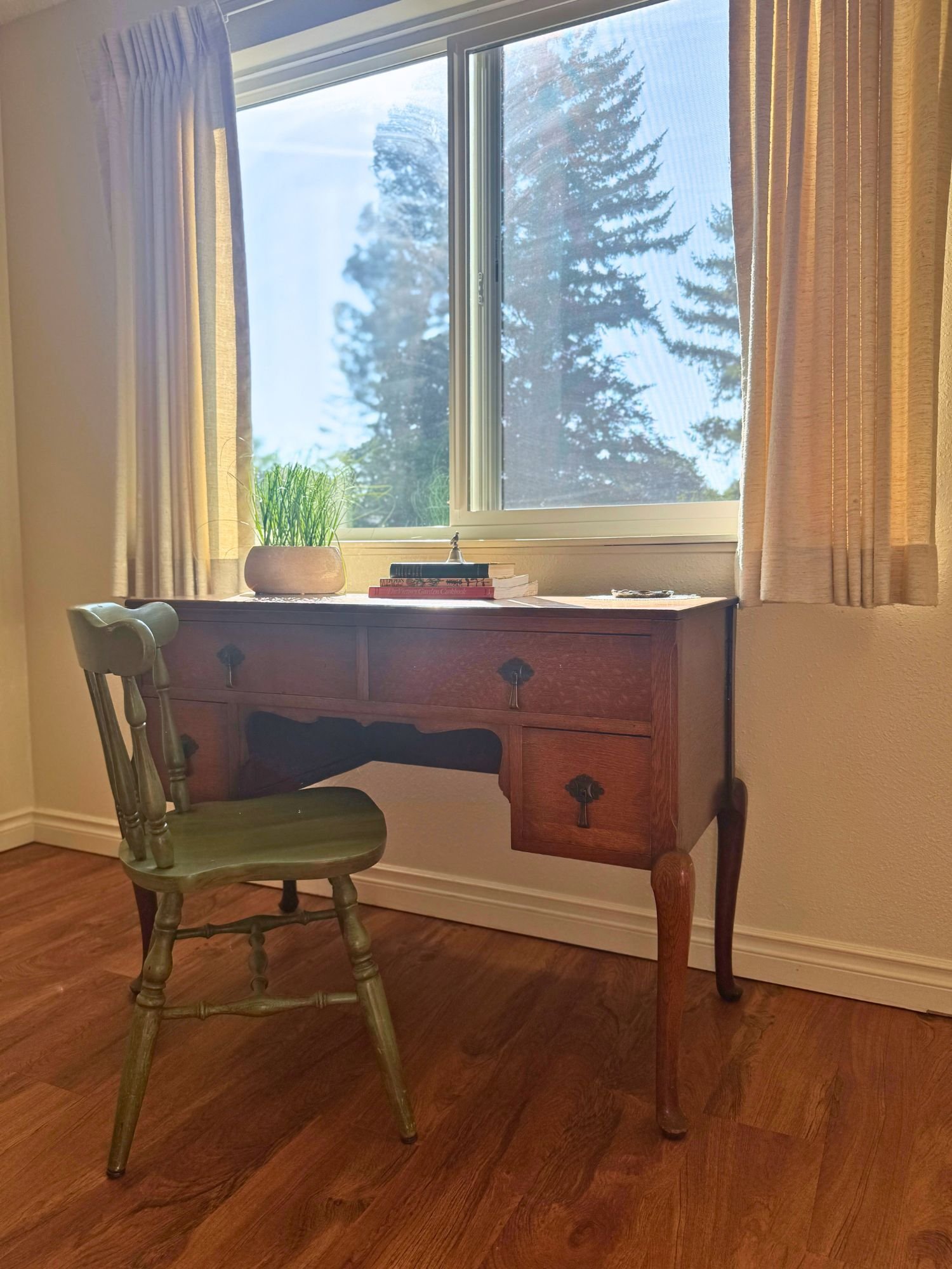 With a variety of floor plans and living options, Fairlawn Living offers a home that fit each residents needs perfectly.